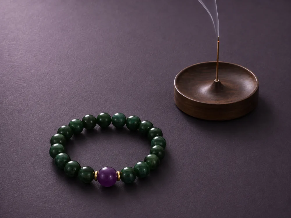 Wood Renewal Ganqing Jade Amethyst Bracelet Incense Scene Wood Renewal bracelet with Ganqing jade beads, purple amethyst center bead, gold-plated spacers, and incense tray