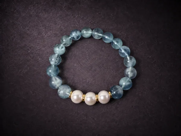 Still Water | Aquamarine & Pearl Bracelet Aquamarine and freshwater pearl bracelet Still Water by 9Purple